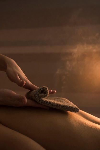 ESPECIALISTA EN MASAJE Y ESTÉTICA FACIAL Y CORPORAL SÁBADOS 12 PM -3 PM